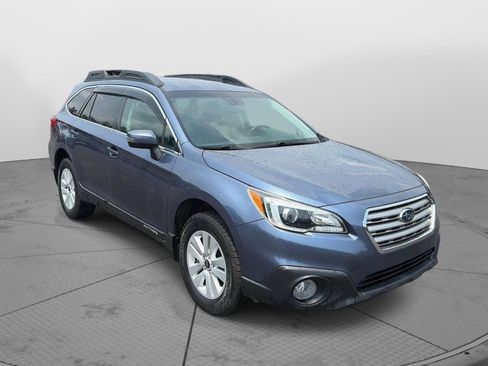 Used 2017 Subaru Outback 2.5i Premium AWD/4WD image 3