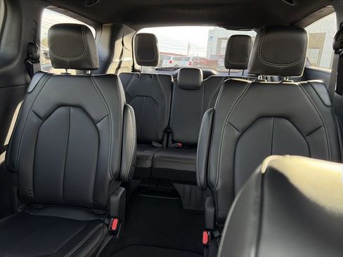 New 2026 Chrysler Pacifica Select w/ S Appearance Package image 21