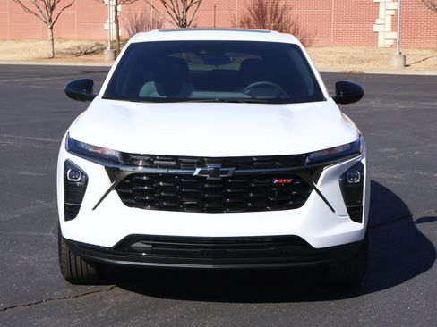 New 2026 Chevrolet Trax RS w/ Sunroof Package image 22