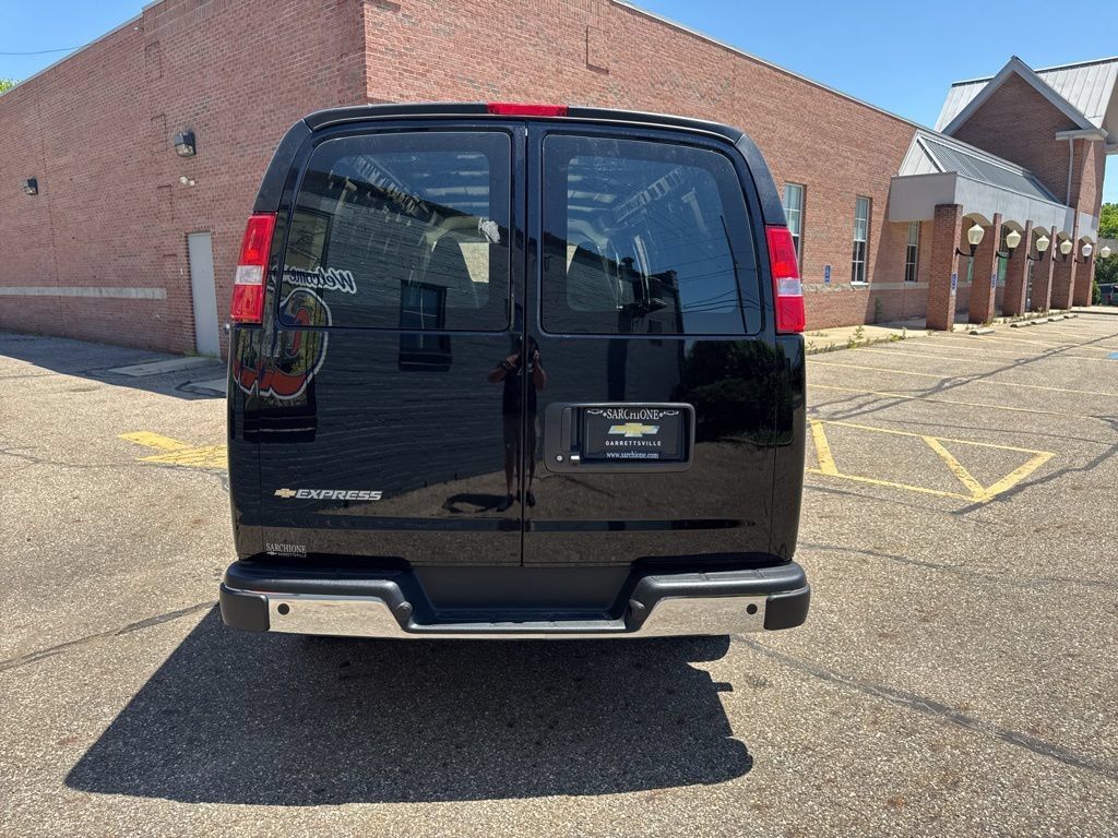 New 2026 Chevrolet Express 2500 Extended w/ Communications Package RWD image 6