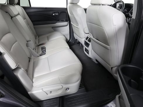 Used 2021 Honda Pilot Touring image 24