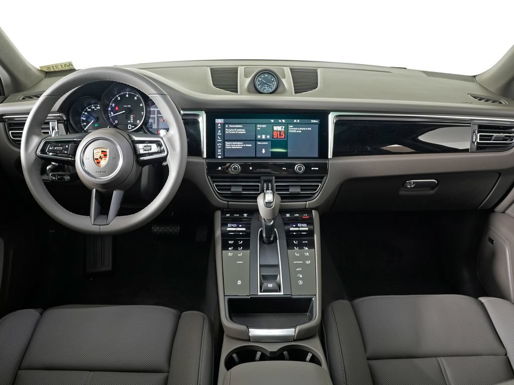 Used 2026 Porsche Macan AWD/4WD image 20
