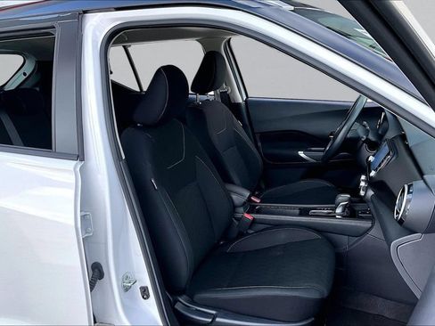 Used 2024 Nissan Kicks SV FWD image 30