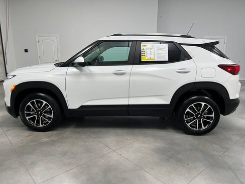 Used 2025 Chevrolet TrailBlazer LT AWD/4WD image 4
