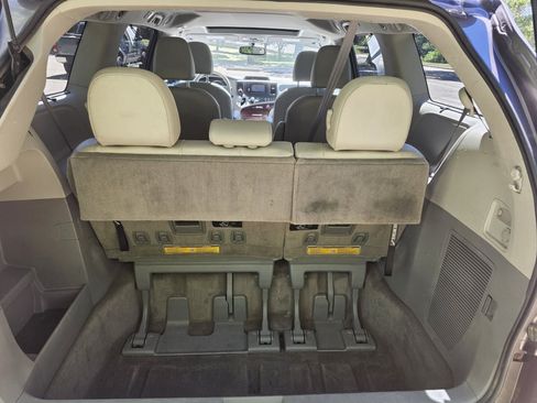 Used 2013 Toyota Sienna XLE AWD/4WD image 36
