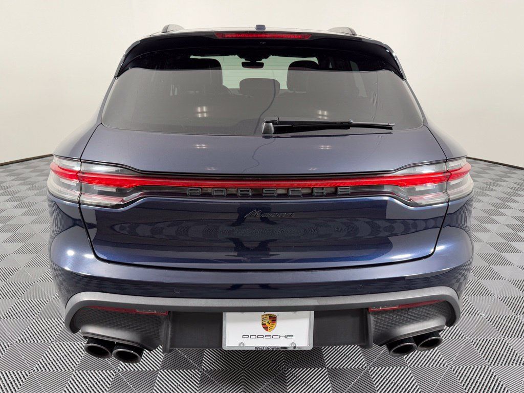 Certified 2023 Porsche Macan AWD/4WD image 14