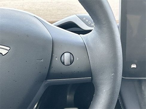 Used 2022 Tesla Model Y Performance image 24