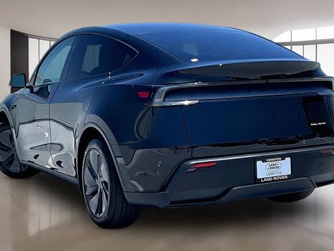 Used 2026 Tesla Model Y Long Range AWD/4WD image 4