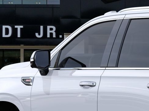 New 2026 GMC Yukon Denali w/ Denali Reserve Package AWD/4WD image 14