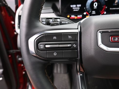 Used 2024 GMC Acadia AT4 w/ Luxury Package image 15