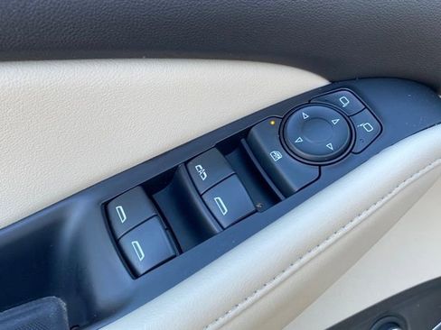 Certified 2021 Buick Enclave Essence w/ Sound and Sites Package image 17