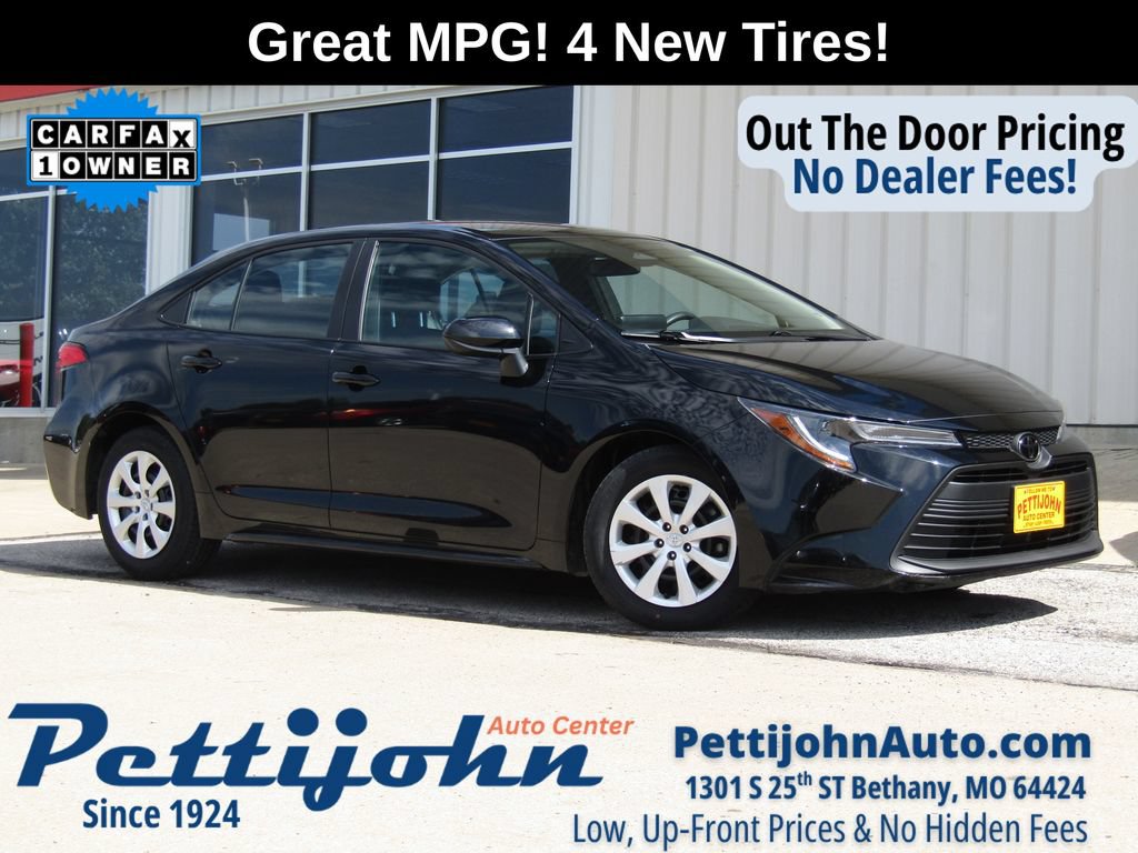 Used 2025 Toyota Corolla LE FWD image 1