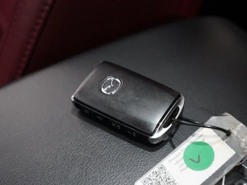 Used 2025 MAZDA CX-5 Carbon Edition image 38