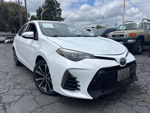 Used 2018 Toyota Corolla SE w/ Carpet Mat Package (TMS) FWD image 1
