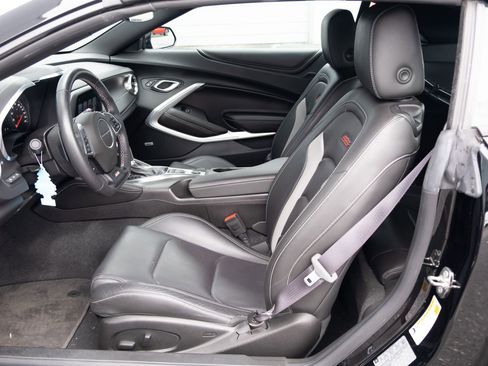 Used 2016 Chevrolet Camaro SS RWD image 11