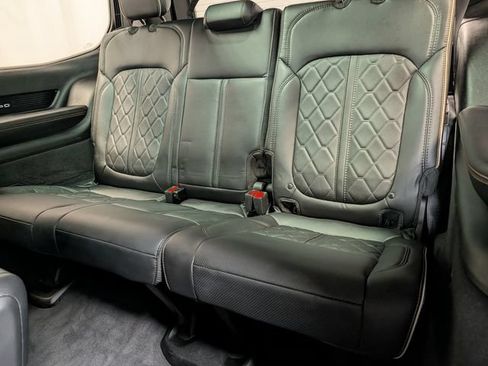 Used 2023 Jeep Grand Wagoneer Series III w/ Rear Seat Video Group 1 AWD/4WD image 17