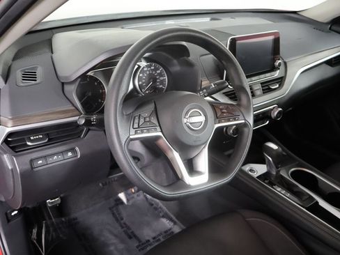 Used 2023 Nissan Altima 2.5 SV FWD image 23