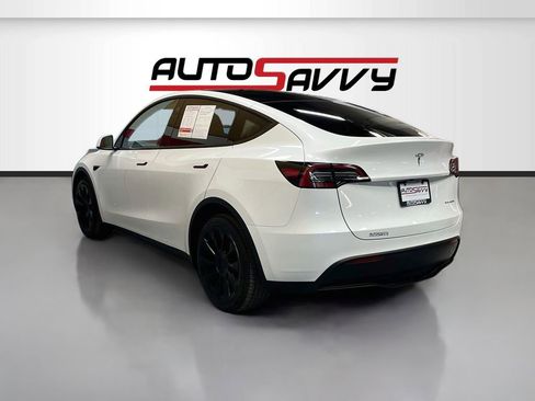 Used 2023 Tesla Model Y Long Range AWD/4WD image 5