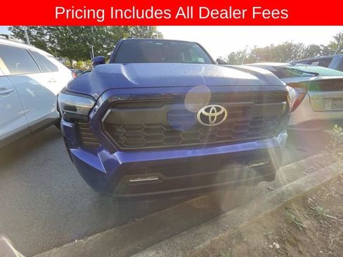 Used 2024 Toyota Tacoma TRD Off-Road w/ TRD Off Road Premium Package AWD/4WD image 13