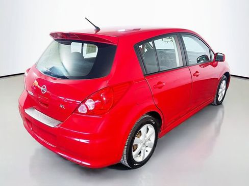 Used 2010 Nissan Versa Hatchback w/ Premium Pkg FWD image 8