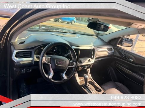 Used 2017 GMC Acadia SLT FWD image 7