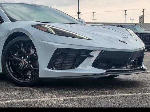Certified 2021 Chevrolet Corvette Stingray Premium Cpe w/ Z51 Performance Package RWD image 3