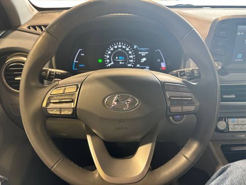 Used 2021 Hyundai Kona Limited w/ Cargo Package FWD image 28