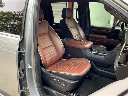 Used 2024 GMC Sierra 2500 Denali Ultimate AWD/4WD image 14