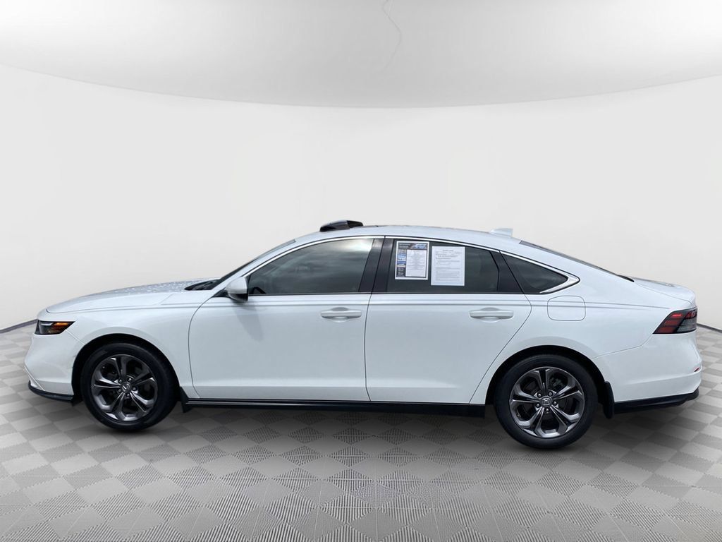 Used 2023 Honda Accord EX image 5