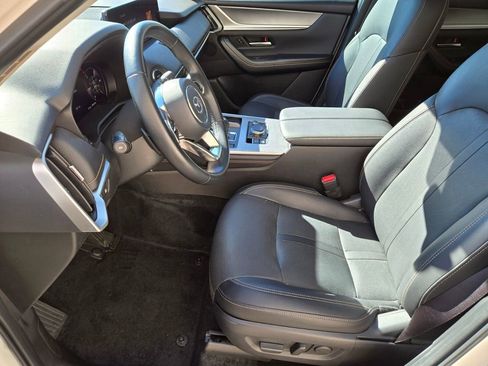 Used 2025 MAZDA CX-70 Plug-In Hybrid w/ Premium Pkg image 12