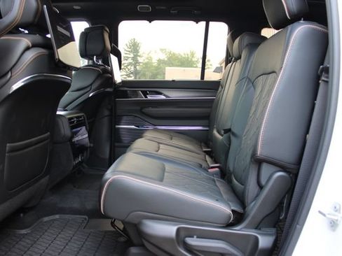 Used 2024 Jeep Grand Wagoneer Series III w/ Rear Seat Video Group 1 AWD/4WD image 50