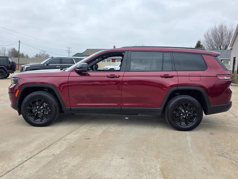 Used 2024 Jeep Grand Cherokee L Altitude image 7