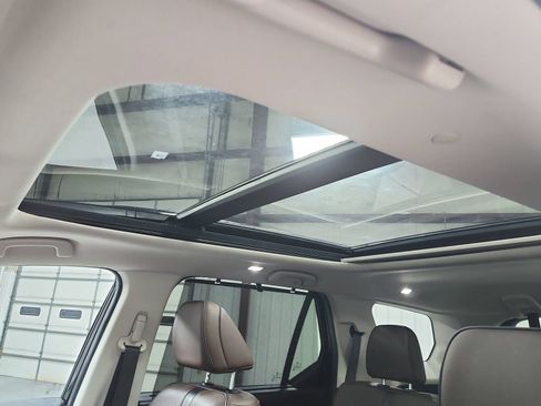 Used 2025 Honda Pilot Elite image 13