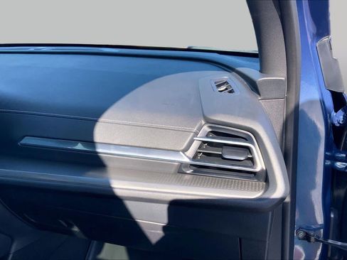 Used 2025 Chevrolet Traverse LT w/ Midnight/Sport Edition FWD image 19