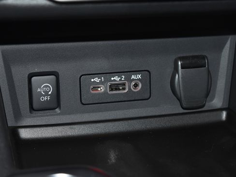 New 2025 Nissan Sentra SR w/ Midnight Edition image 11