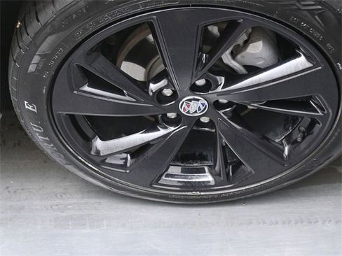 Used 2022 Buick Envision Avenir w/ Technology Package II image 30