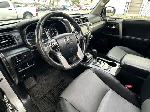 Used 2018 Toyota 4Runner SR5 Premium AWD/4WD image 15