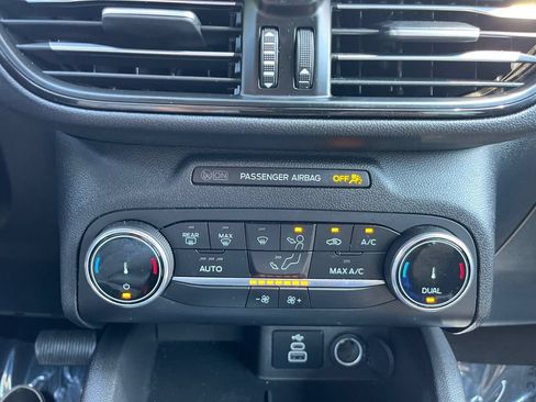 Certified 2025 Ford Escape ST-Line AWD/4WD image 14