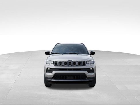 Used 2026 Jeep Compass Latitude w/ Quick Order Package 29K AWD/4WD image 8
