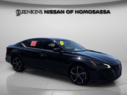 Certified 2024 Nissan Altima 2.5 SR w/ SR Premium Package FWD image 1