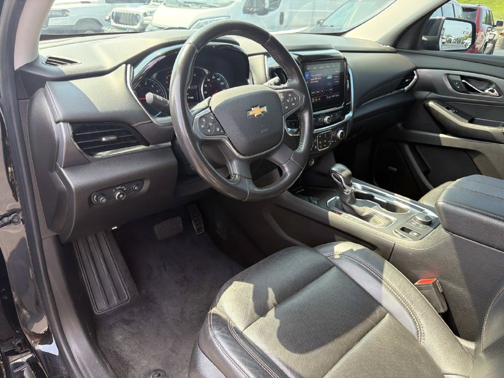 Used 2021 Chevrolet Traverse Premier w/ Redline Edition FWD image 26