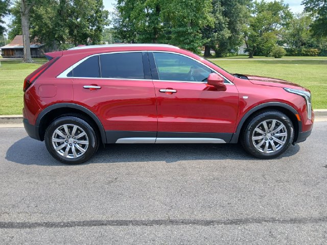 Used 2020 Cadillac XT4 Premium Luxury w/ Cold Weather Package FWD image 18