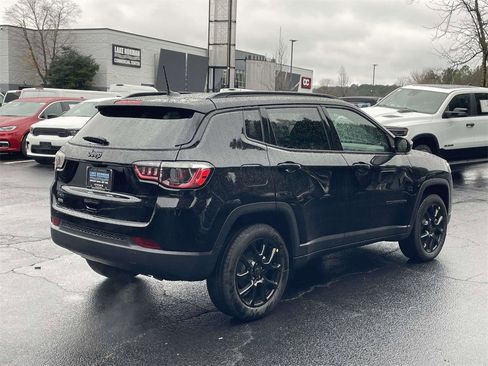 New 2026 Jeep Compass Latitude image 9