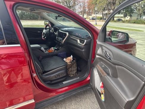 Used 2023 GMC Acadia Denali w/ Denali Ultimate Package image 5