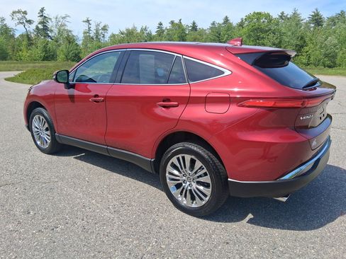 Used 2024 Toyota Venza Limited AWD/4WD image 7