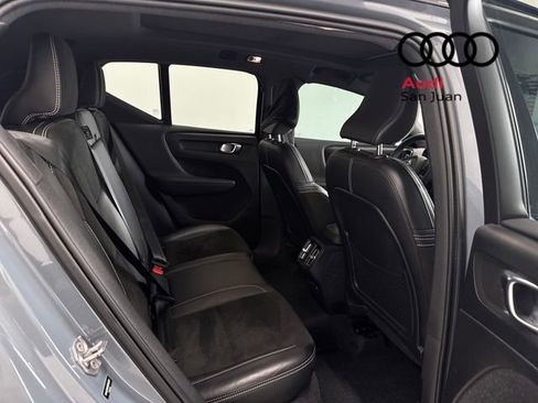 Used 2022 Volvo XC40 T4 R-Design w/ Advanced Package image 33