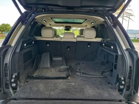 Used 2023 Land Rover Range Rover SE image 11