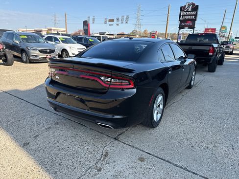 Used 2020 Dodge Charger SXT w/ Leather Interior Group image 4