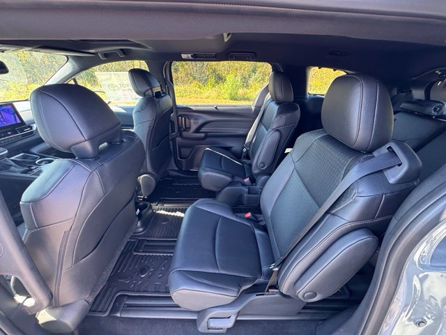 New 2026 Toyota Sienna XLE Woodland Edition AWD/4WD image 19