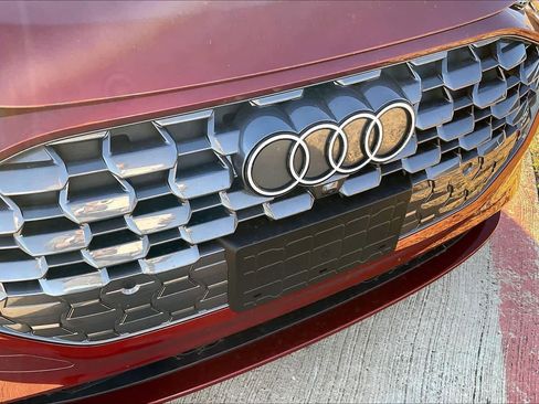 Certified 2025 Audi Q5 Prestige image 28